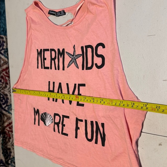 Atmosphere Pink Graphic Crop Top size 8 in excellent condition
#150/3tt - Picture 8 of 11